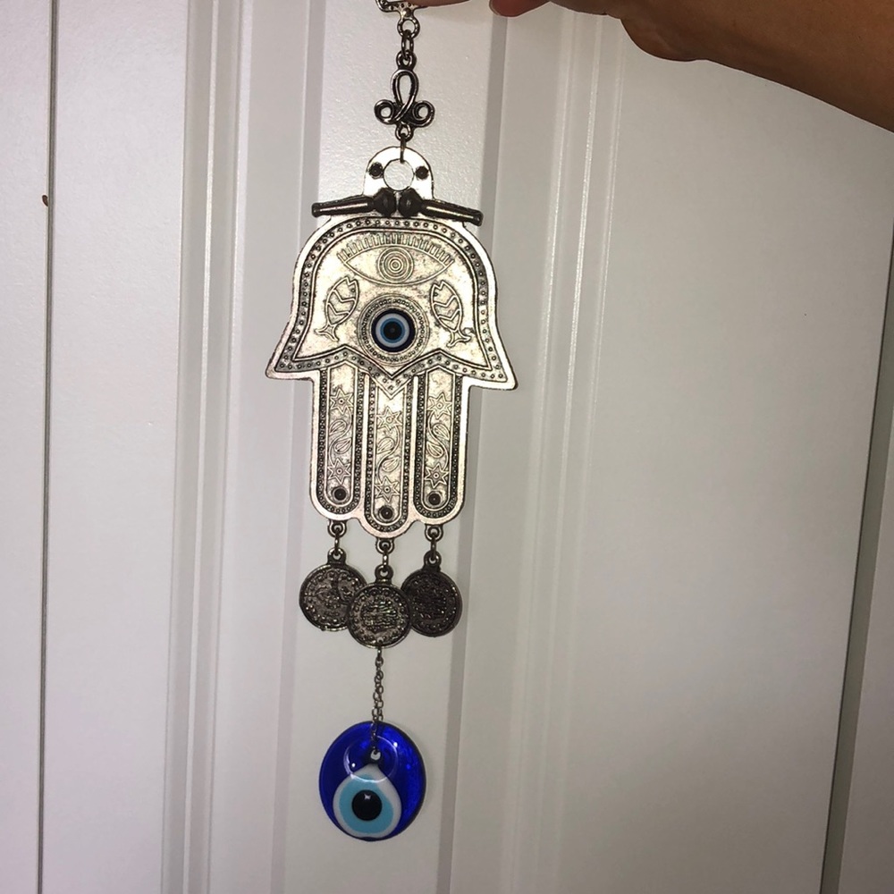 ✨HOST PICK✨decor silver hamsa